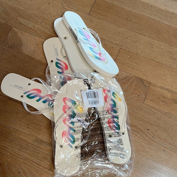 Old Navy White   fliip flops for a wedding,  20 pairs available - Picture 4 of 4